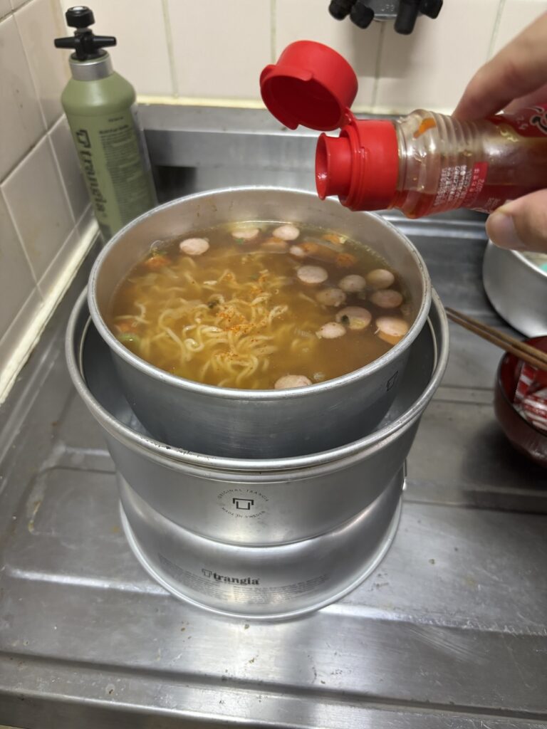 ラー油を数滴垂らす